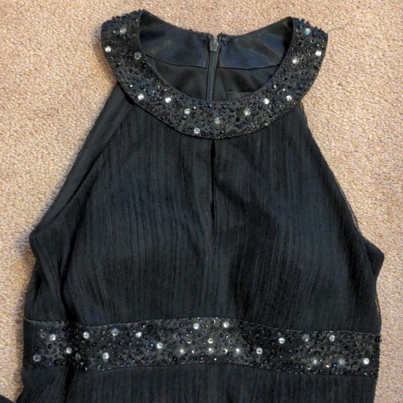 Laura Petite Beaded Halter Neck Fitted Black Dress - Picture 5 of 7